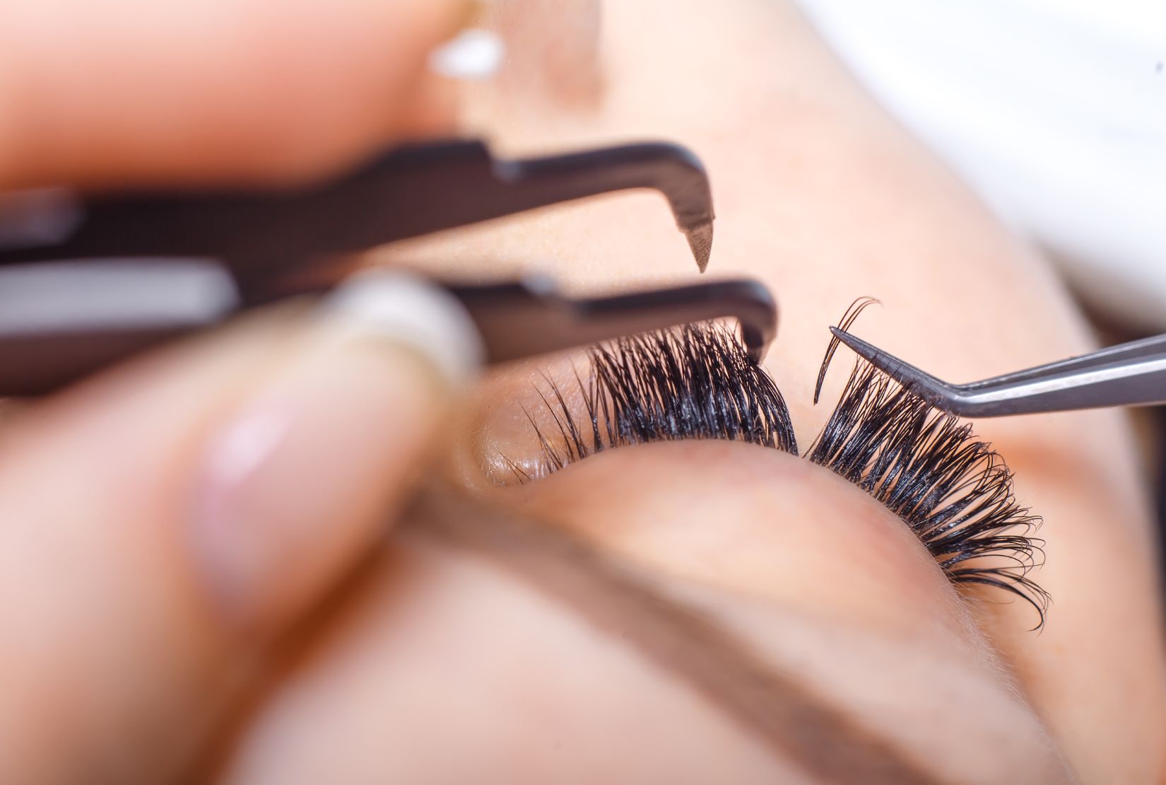 eyelash extension at spa manzanita